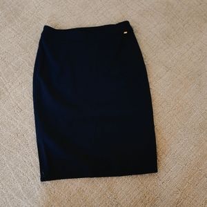 Beautiful condition ST. John true navy pencil skirt with zippers on the side~